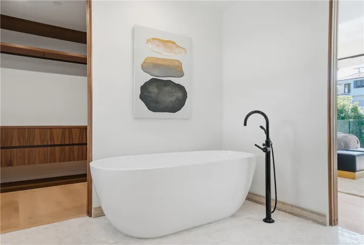 400 Heliotrope, Corona Del Mar, California 92625