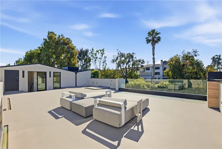 400 Heliotrope, Corona Del Mar, California 92625