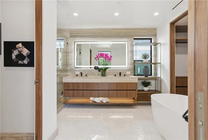 400 Heliotrope, Corona Del Mar, California 92625