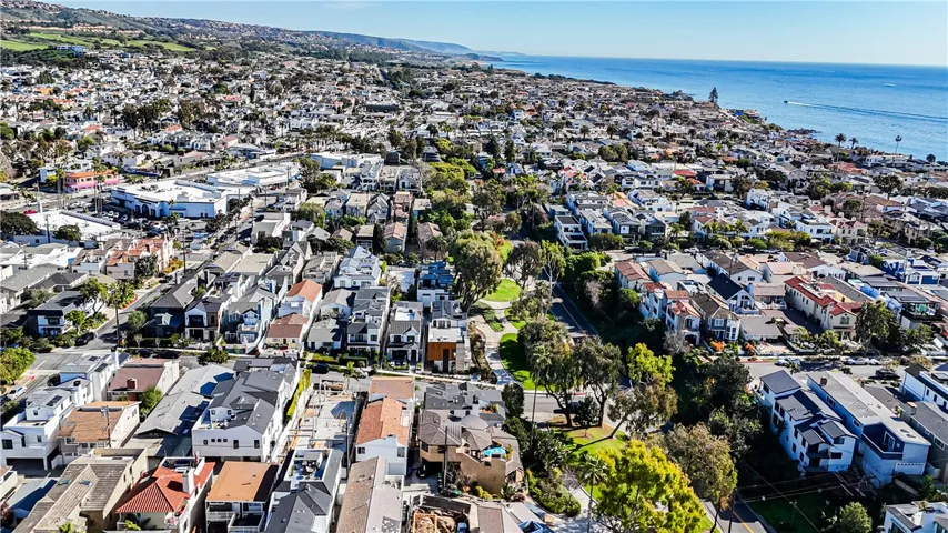 400 Heliotrope, Corona Del Mar, California 92625