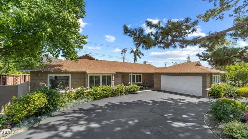 2030 N Altadena-010