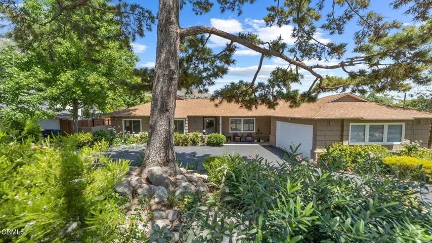 2030 N Altadena-008