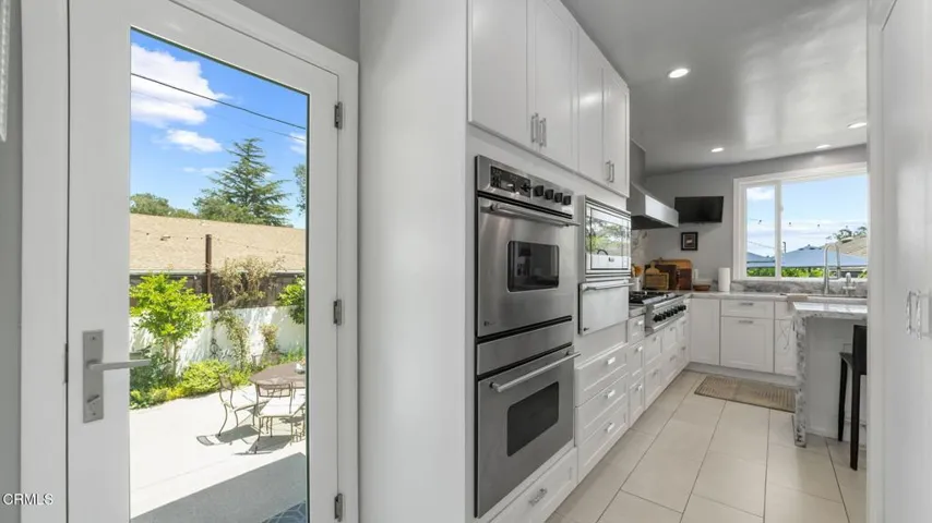 2030 N Altadena-027