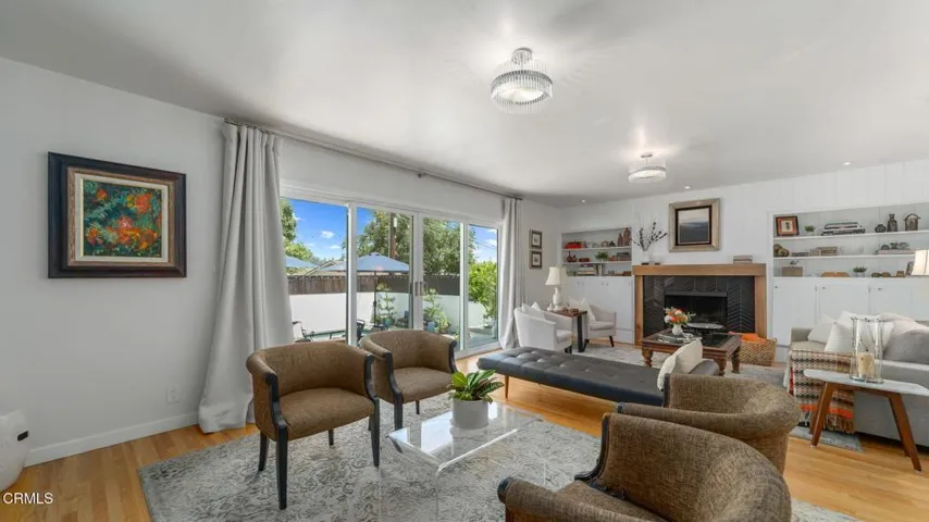 2030 N Altadena-014