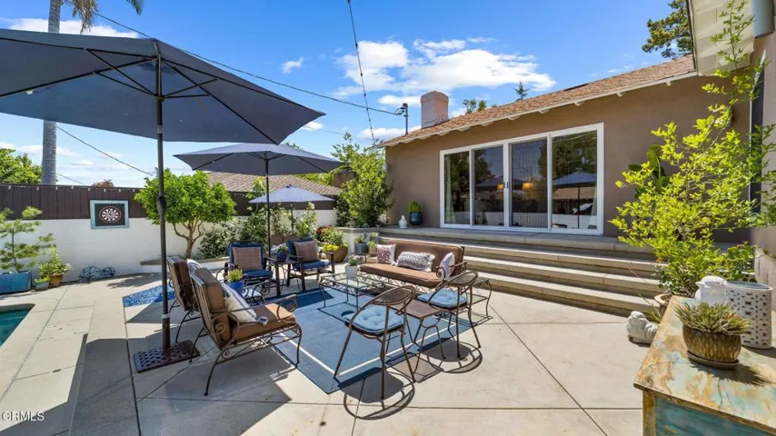 2030 N Altadena-052