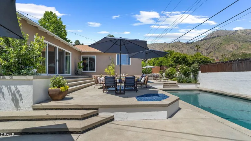 2030 N Altadena-058