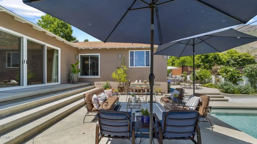 2030 N Altadena-055