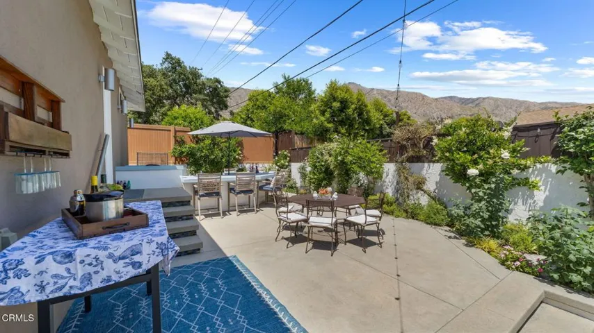 2030 N Altadena-063