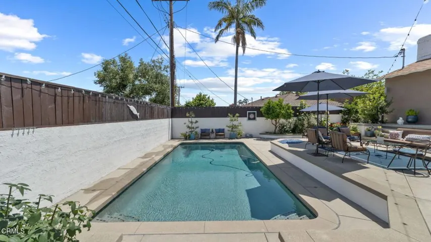 2030 N Altadena-061