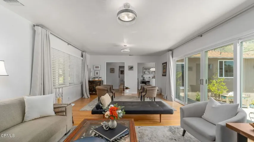 2030 N Altadena-018