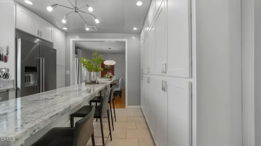 2030 N Altadena-026