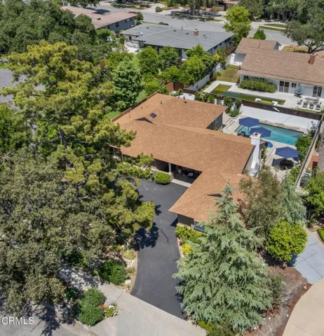 2030 N Altadena-003