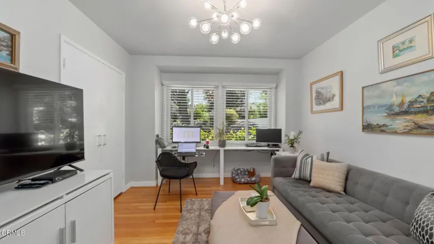 2030 N Altadena-039