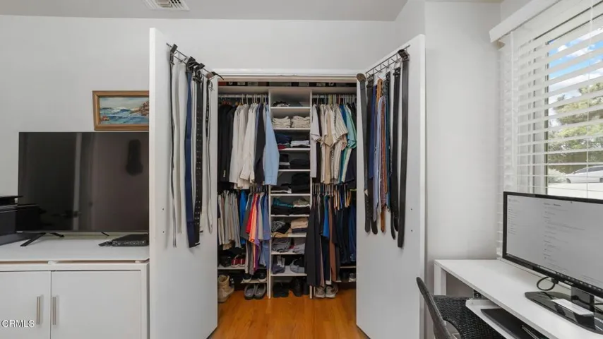 2030 N Altadena-040