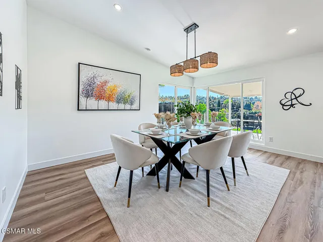 bLiving and Dining6