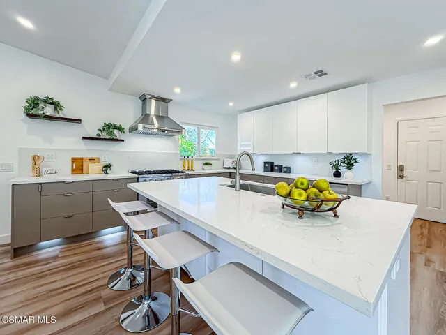 cFamily and Kitchen6