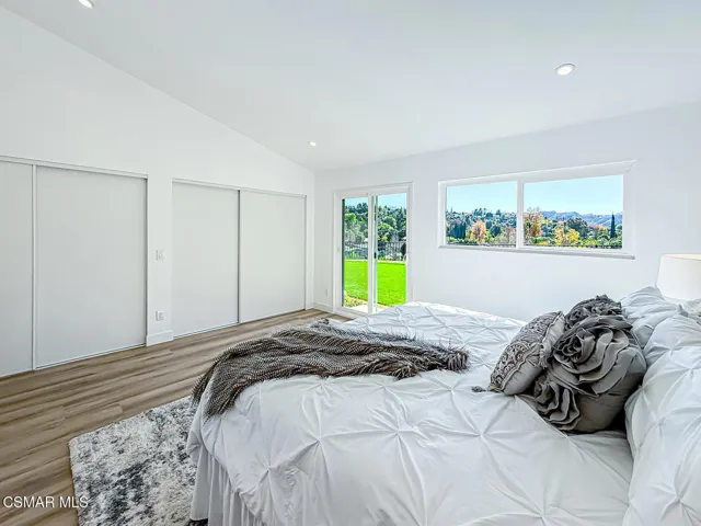 iPrimary Bedroom Suite4