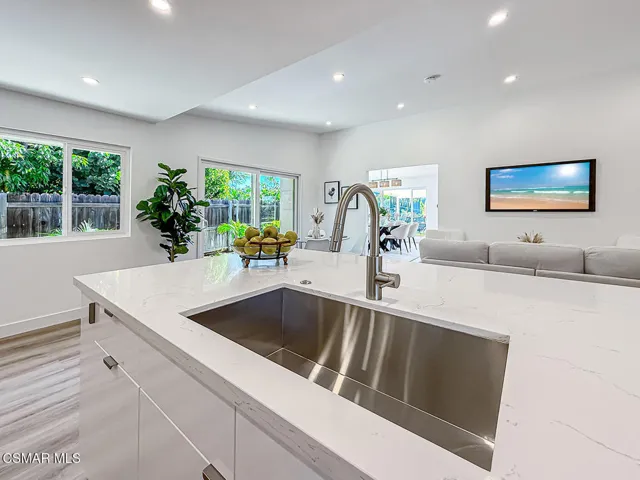 cFamily and Kitchen10