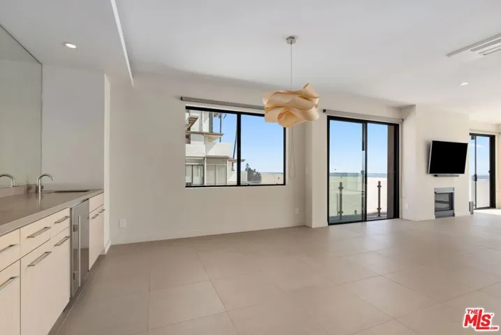 1 Northstar Street 101, Marina Del Rey, California 90292