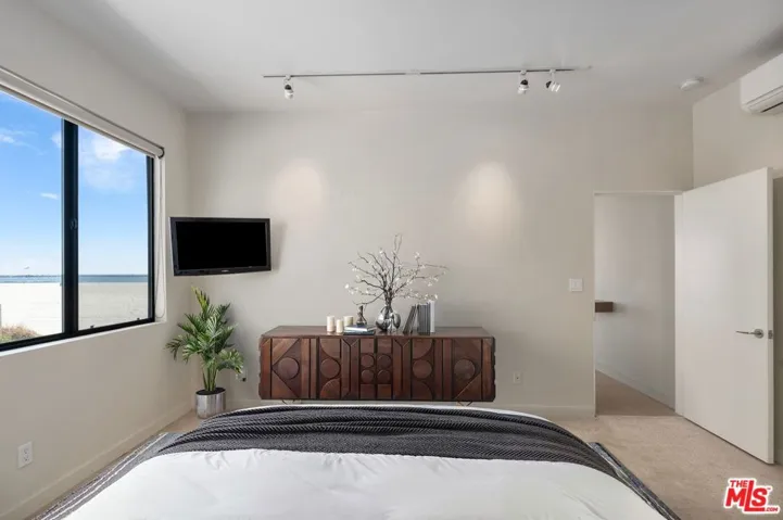 1 Northstar Street 101, Marina Del Rey, California 90292