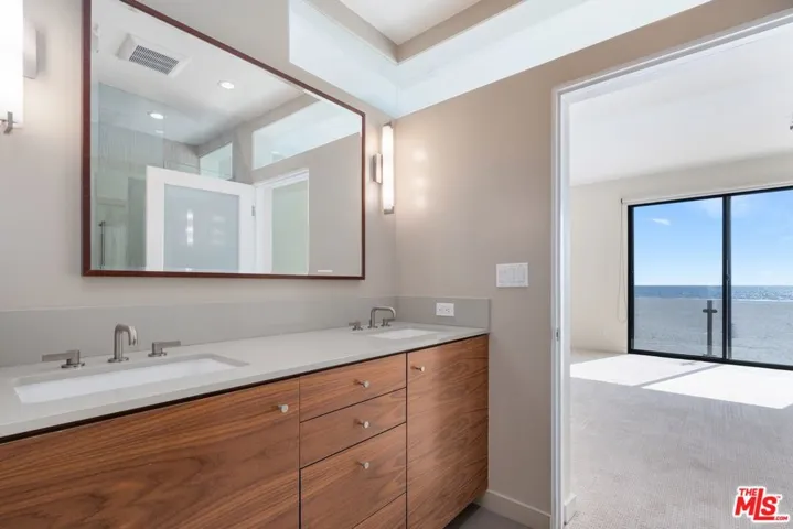 1 Northstar Street 101, Marina Del Rey, California 90292