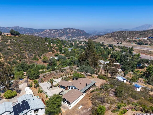 1331 Ramblewood, Alpine, California 91901
