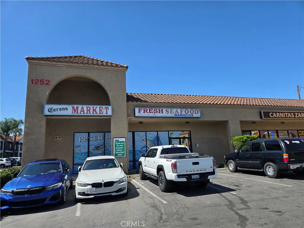 1252 W 6th, Corona, California 92882 — photo 4