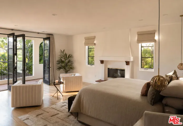 859 S Gretna Green Way, Los Angeles, California 90049