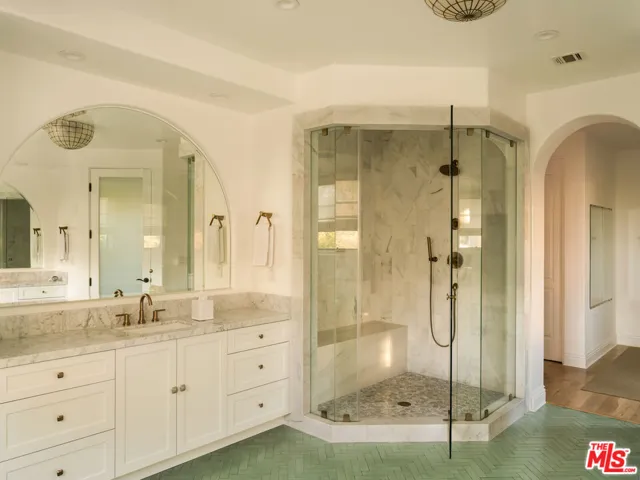 859 S Gretna Green Way, Los Angeles, California 90049