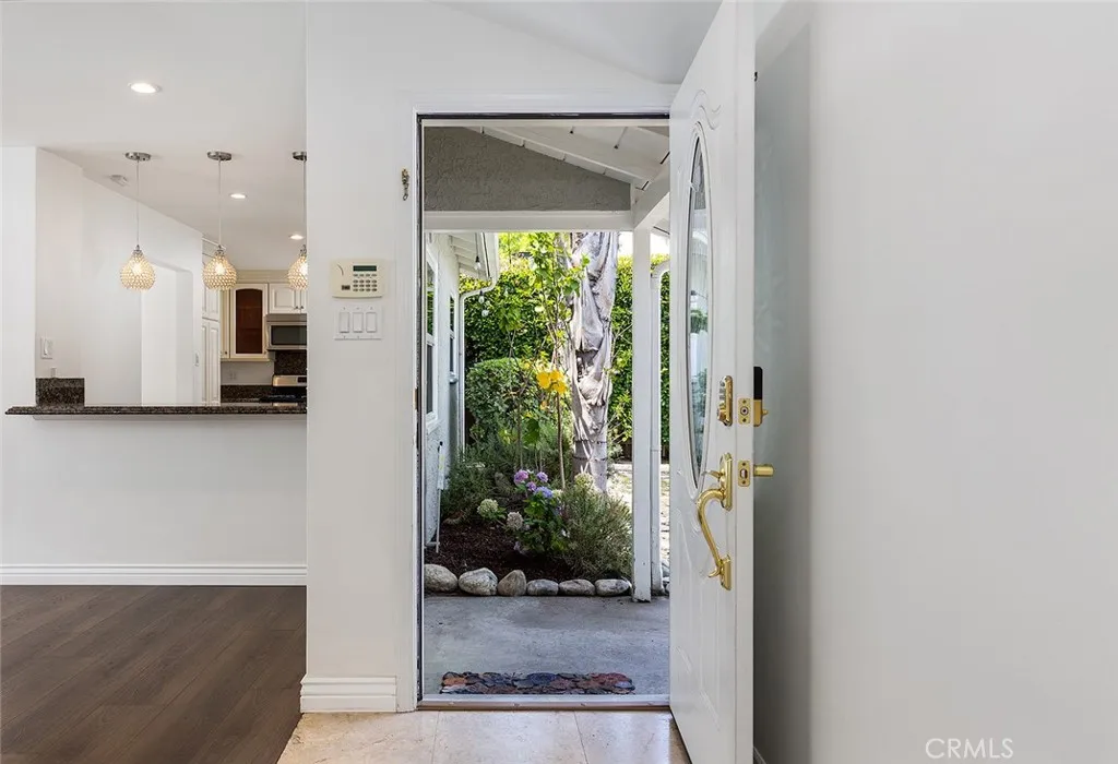 1030 Cynthia, Pasadena, California 91107 — photo 5