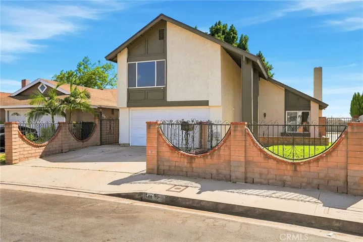 11423 Bartee Ave, San Fernando, California 91345