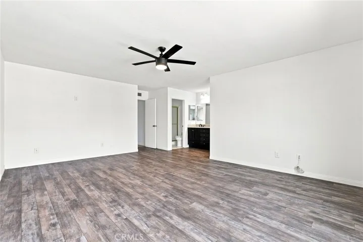 11423 Bartee Ave, San Fernando, California 91345