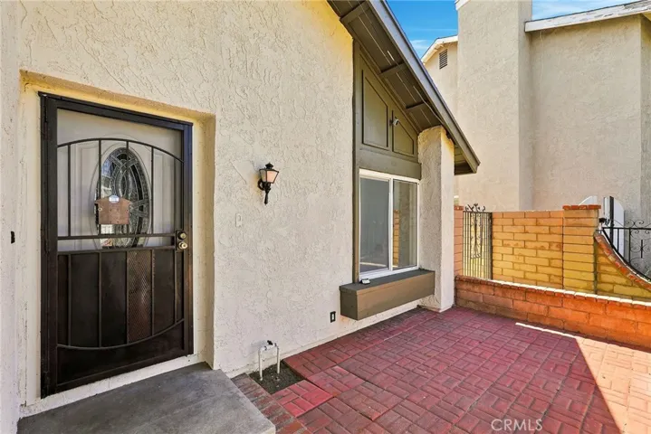 11423 Bartee Ave, San Fernando, California 91345