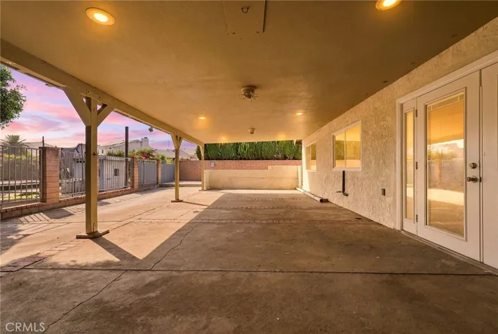 11423 Bartee Ave, San Fernando, California 91345