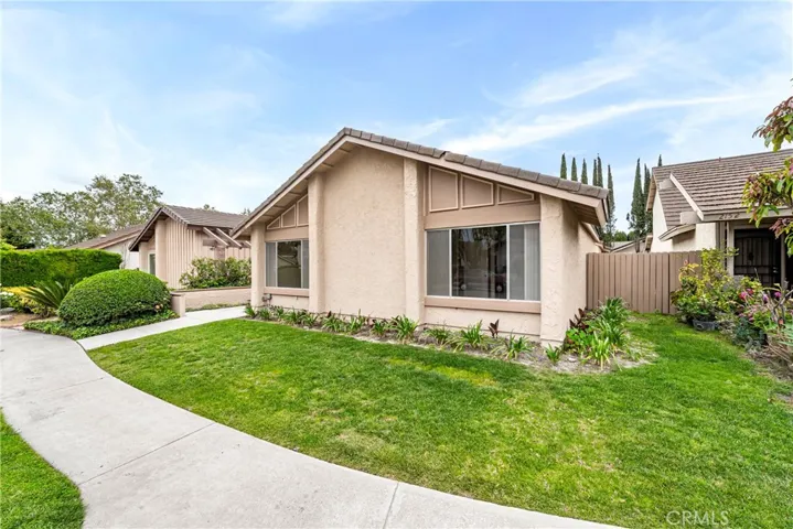 2162 Sweetbriar Road, Tustin, California 92780