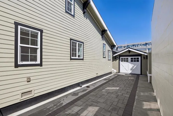 917 Howard Avenue, Burlingame, California 94010
