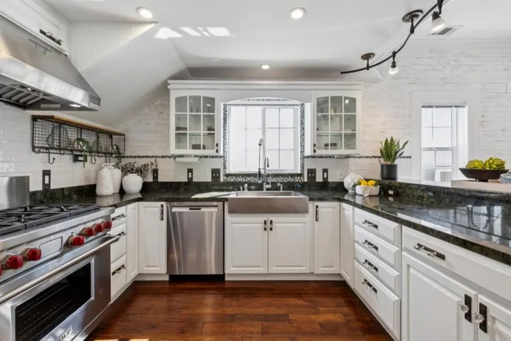 917 Howard Avenue, Burlingame, California 94010