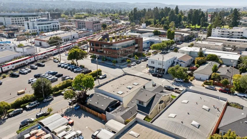 917 Howard Avenue, Burlingame, California 94010