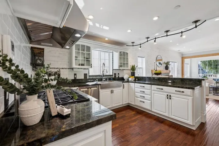 917 Howard Avenue, Burlingame, California 94010