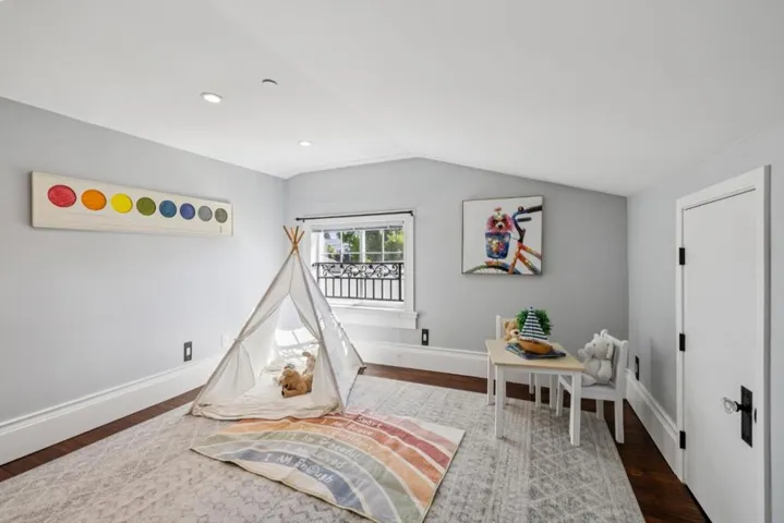 917 Howard Avenue, Burlingame, California 94010