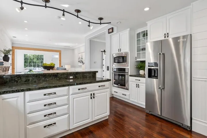917 Howard Avenue, Burlingame, California 94010