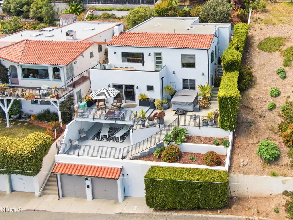 1_front exterior