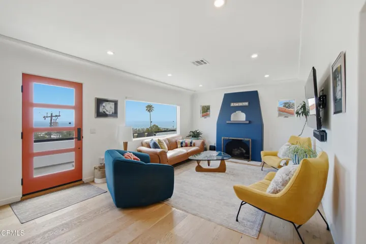 19_living room