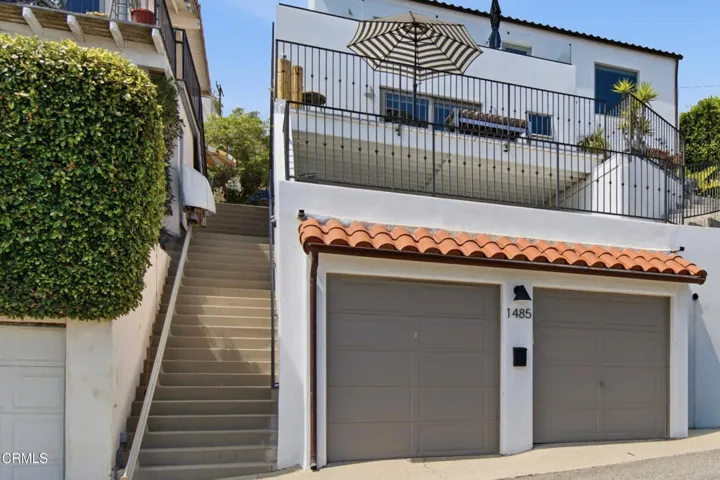 7_front exterior