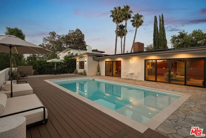 23811 Berdon Street, Woodland Hills, California 91367