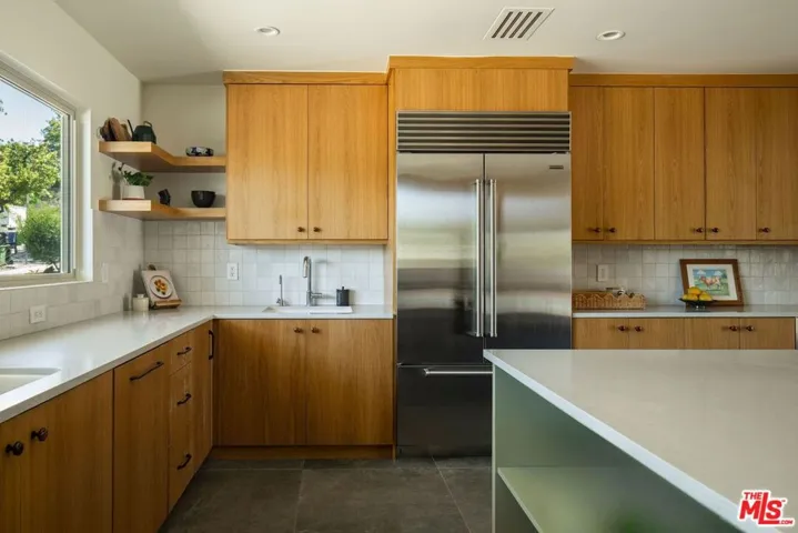 23811 Berdon Street, Woodland Hills, California 91367