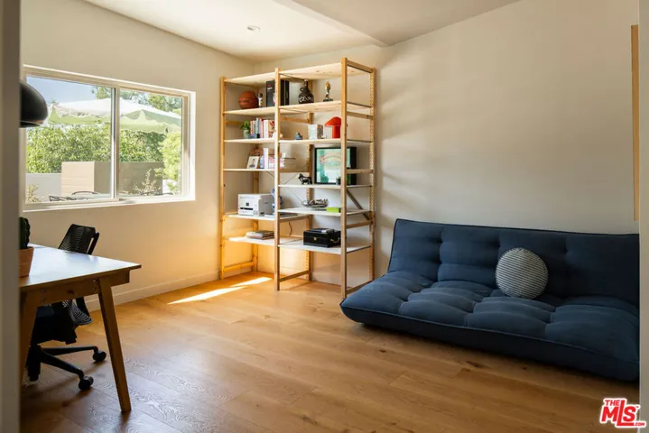 23811 Berdon Street, Woodland Hills, California 91367
