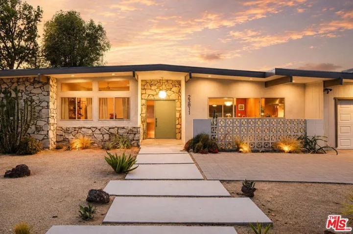 23811 Berdon Street, Woodland Hills, California 91367