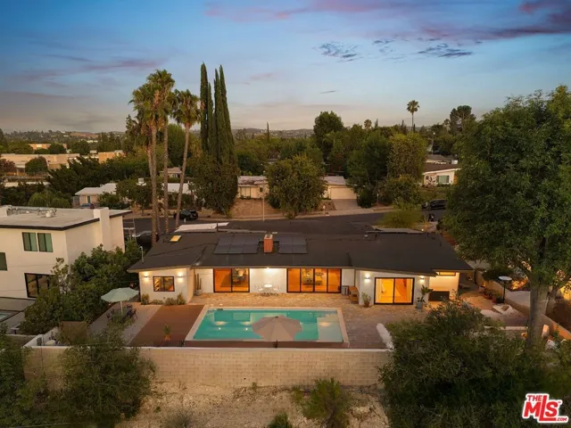 23811 Berdon Street, Woodland Hills, California 91367