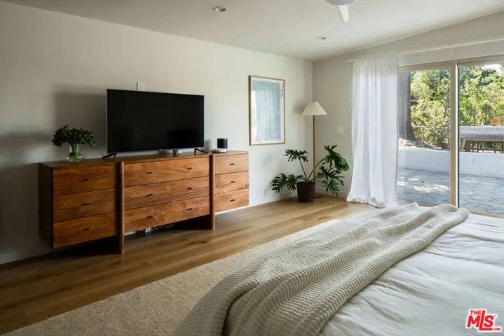 23811 Berdon Street, Woodland Hills, California 91367